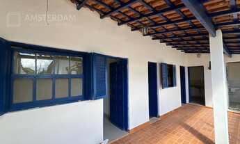 Imagem 2: Edícula para locação anual, com entrada privativa e vaga de garagem para casal sem filhos