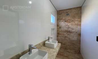 Imagem 7: Casa de Alto Padrão no Maitinga em Condomínio Fechado, 4 suítes, 247m², com piscina privat