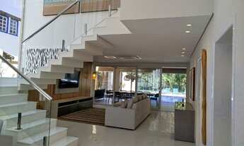 Imagem: Casa de alto padrão à venda na Riviera