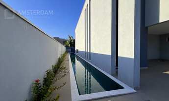 Imagem 2: Casa de Alto Padrão no Maitinga em Condomínio Fechado, 4 suítes, 247m², com piscina privat