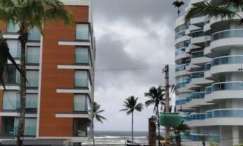 Imagem 2: Apartamento na Riviera com varanda gourmet envidraçada com vista para o mar