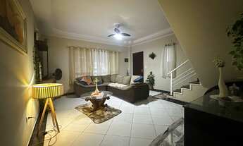 Imagem 2: Imperdível Casa à Venda em Praia Grande-SP, 3 Quartos, 1 Suíte, 2 Salas, 2 Banheiros, 2 Va