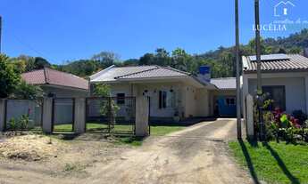 Imagem: 5 dormitórios, 2 banheiro, 5 vagas na garagem