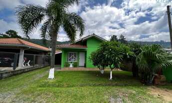 Imagem: 3 dormitórios, 2 banheiro, 2 vagas na garagem