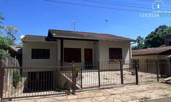 Imagem: 3 dormitórios, 2 banheiro, 1 vaga na garagem