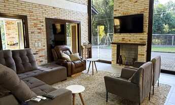 Imagem 6: 2 dormitórios, 2 suíte, 3 banheiro, 6 vagas na garagem, 255M² de Área Total