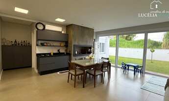 Imagem 6: 3 dormitórios, 2 banheiro, 2 vagas na garagem, 202M² de Área Total