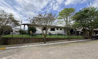 Imagem: 3 dormitórios, 2 banheiro, 2 vagas na garagem