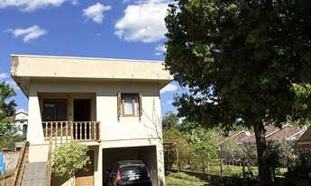 Imagem: 5 dormitórios, 3 banheiro, 2 vagas na garagem