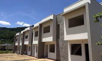 Imagem: 2 dormitórios, 1 banheiros, 1 vaga na garagem