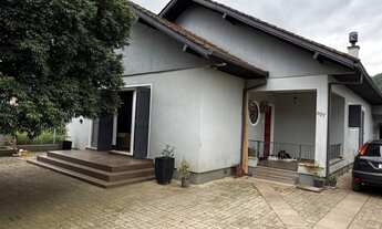 Imagem 2: 4 dormitórios, 2 banheiro, 4 vagas na garagem, 201M² de Área Total