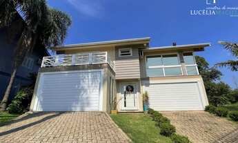 Imagem: 3 dormitórios, 2 banheiro, 4 vagas na garagem