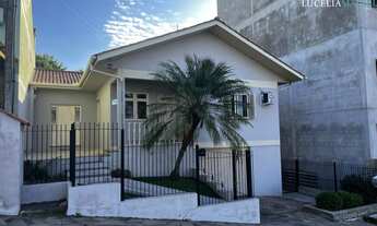 Imagem: 3 dormitórios, 2 banheiro, 2 vagas na garagem