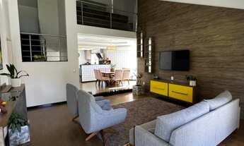 Imagem 4: 3 dormitórios, 1 suítes, 3 banheiro, 4 vagas na garagem, 257M² de Área Total