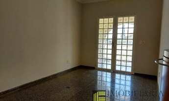 Imagem 4: LUXO E CONFORTO: ALUGUE AGORA UMA ESPETACULAR CASA EM CONDOMÍNIO COM 04 SUÍTES E PISCINA!