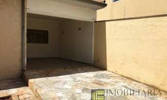 Imagem 3: OPORTUNIDADE! CASA PARA VENDA COM 03 DORMITÓRIOS E AMPLO QUINTAL - VILA SÃO PEDRO