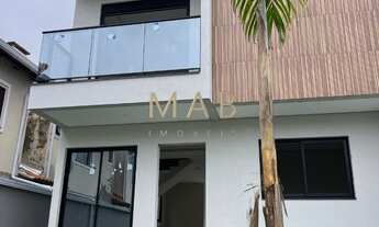 Imagem: Sobrados não geminados à venda na praia