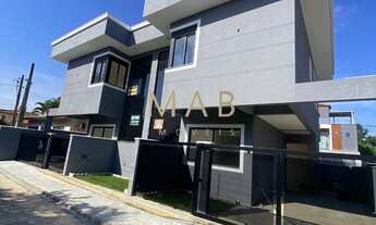 Imagem 2: Incrível Sobrado Geminado à Venda em Ótima Localização no Bairro Ingleses, em Florianópoli