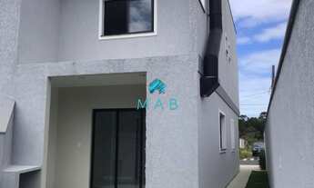 Imagem 2: Casa Geminada de Alto Padrão à Venda em Excelente Localização no Bairro Rio Vermelho, Flor