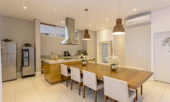 Imagem: 95m² de área útil 2 Vagas 2 Suítes Lavabo