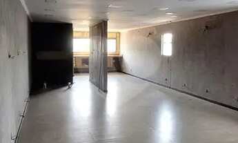 Imagem 3: Galpão comercial disponível para locação na Avenida Adolfo Pinheiro, 687,5 m². Amplo, vers