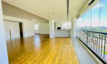 Imagem 3: Venda ou Locação de Apartamento reformado na Sumaré com 215m, 3 suítes, 4 banheiros e 4 va