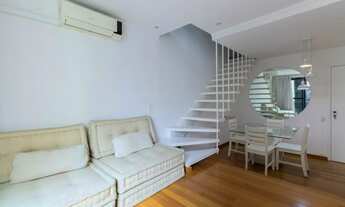 Imagem 2: Venda de Apartamento Duplex mobiliado no Itaim Bibi com 70m², 1 suíte ampla, 2 banheiros