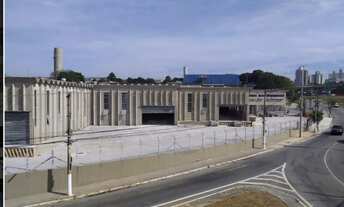 Imagem 2: Imóvel industrial completo, com logística, docas e cabine primária.* Área construída: 5.00