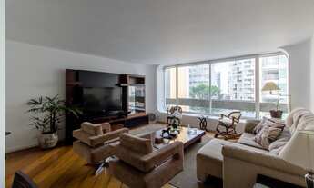 Imagem 3: Venda de apto de 150 mts2, nos Jardins, com 3 suítes com armários embutidos, sala para 2 a