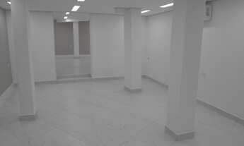 Imagem 3: Aluguel de Depósito de 110 m2, no Cambuci, Entrada única / fechadura eletrônica; 2 salões