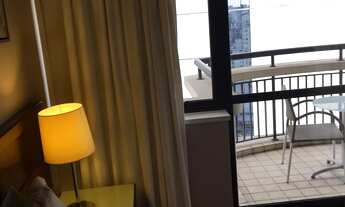 Imagem 6: Locação de FLAT 35m²,sala c/ varanda,1 suíte c/ ar condicionado, mobiliado, sacada, com se