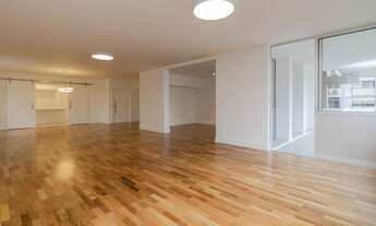 Imagem 6: Vendo apartamento reformado de 270m2 de área útil, 03 dormitórios, sendo 02 suítes, lavabo