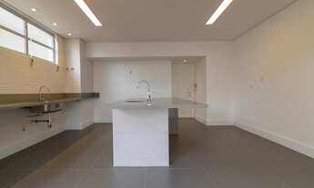 Imagem 4: Vendo apartamento reformado de 270m2 de área útil, 03 dormitórios, sendo 02 suítes, lavabo