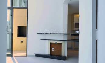 Imagem 2: APARTAMENTO 61,m². SEMI MOBILIADO, 01 SUÍTES. SACADA. 2 VAGAS DE GARAGEM. E MOVEIS PLANEJ