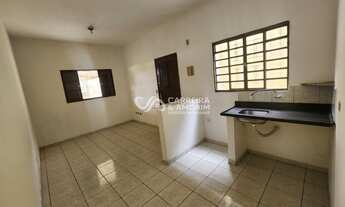 Imagem: CASA COM ENTRADA INDEPENDENTE COM VAGA DE