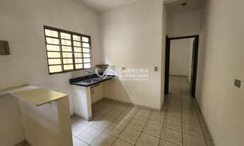 Imagem 5: CASA COM ENTRADA INDEPENDENTE COM VAGA DE GARAGEM, 01 DORMITÓRIO SALA E COZINHA, PRÓXIMO D