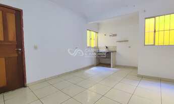 Imagem 2: ALUGO CASA COM 60m² COM 03 COMODOS GRANDES, QUARTO, SALA PARA 2 AMBIENTES, COZINHA, BANHEI