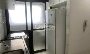 Imagem 3: Totalmente mobiliado, o imóvel já conta com itens essenciais, como máquina lava e seca