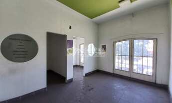 Imagem 3: ALUGO SALÃO COMERCIAL COM 300 M², 16 SALAS, 4 BANHEIROS, AMPLO ESTACIONAMENTO COBERTO. JAR