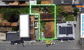 Imagem: Terreno residencial para Venda em rua pública