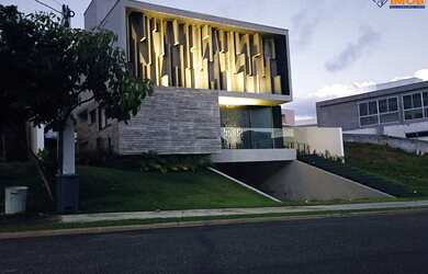 Imagem 5: Casa Duplex para Venda, 4 Suítes, 5 Banheiros, Área Total de 300 m², em Condomínio Fechad