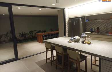 Imagem 7: Casa Duplex para Venda, 4 Suítes, 5 Banheiros, Área Total de 300 m², em Condomínio Fechad