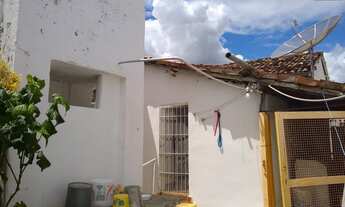 Imagem 5: Casa residencial para Venda na AV. Medeiros Neto, Itaberaba, com Quarto, sala, banheiro