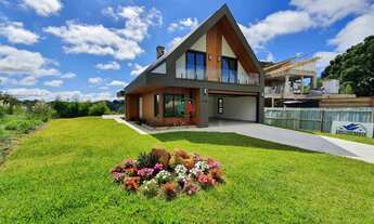 Imagem 2: Casa nova e mobiliada 3 dormitórios a venda em Gramado próxima ao Centro em lote com duas