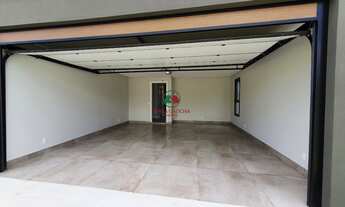 Imagem 4: Casa nova e mobiliada 3 dormitórios a venda em Gramado próxima ao Centro em lote com duas