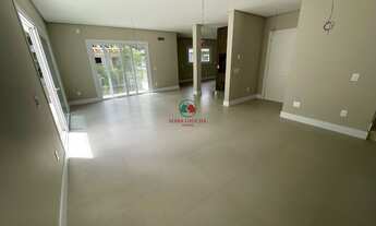 Imagem 4: Casa Ness a venda no condomínio Altos Pinheiros em Canela com 4 suítes, sendo 1 máster tér