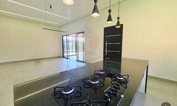 Imagem 3: CASA DOS SONHOS NOVA COM 3 QUARTOS (2 SUITES), ESPAÇO GOURMET COM PISCINA E SOSSEGO!