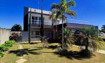 Imagem 4: Imperdível Casa à Venda em com 3 Quartos, 2 Suítes e 258m² de Área - Confira Agora!