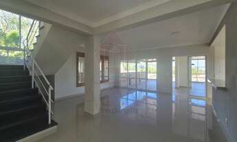 Imagem 6: Imperdível Casa à Venda em com 3 Quartos, 2 Suítes e 258m² de Área - Confira Agora!