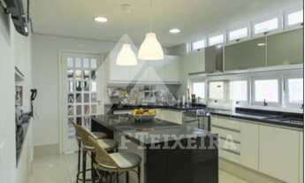 Imagem 2: Mansão reformada à venda, no Residencial Zero, em Alphaville